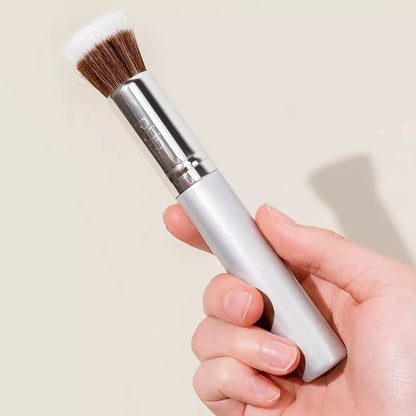 Liquid Chinsel Brush x Pur Cosmetics