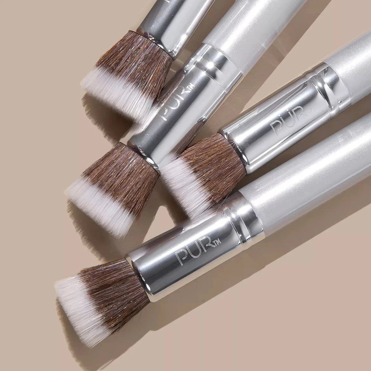 Liquid Chinsel Brush x Pur Cosmetics